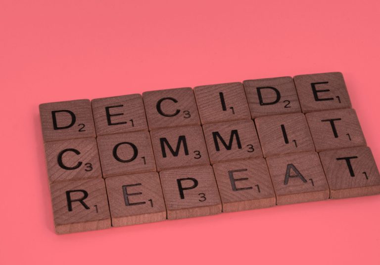 Decide y vencerás: La clave para avanzar en tus proyectos